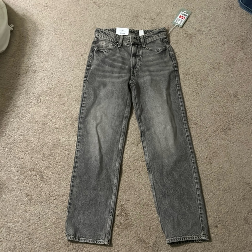 Women’s baggy jeans with tags